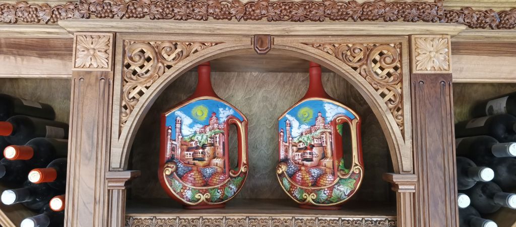 абхазские сувениры с вином